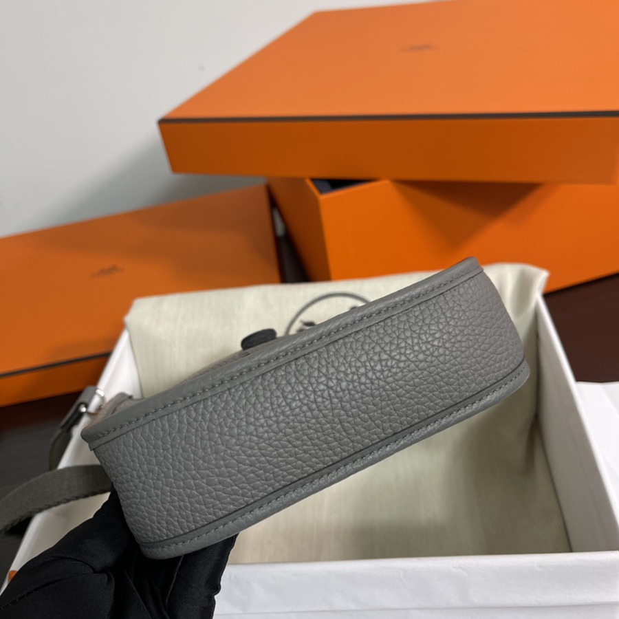 伊芙琳Evelyn 16 Mini 積雨雲灰 銀扣TC皮_6