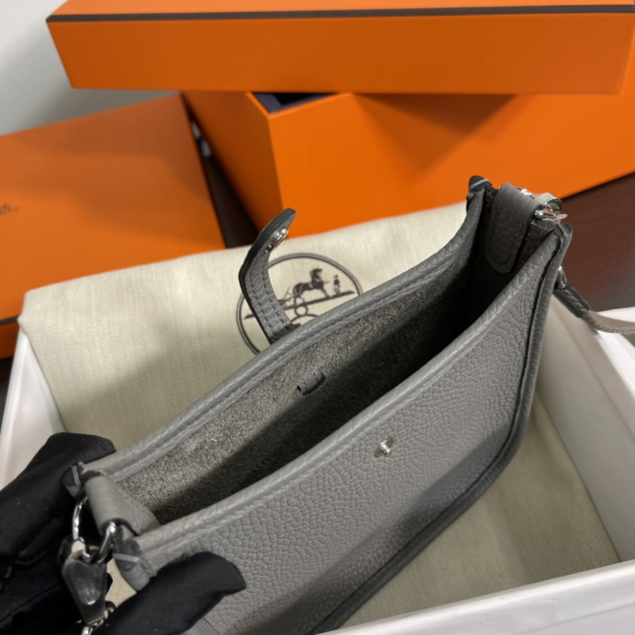 伊芙琳Evelyn 16 Mini 積雨雲灰 銀扣TC皮_9