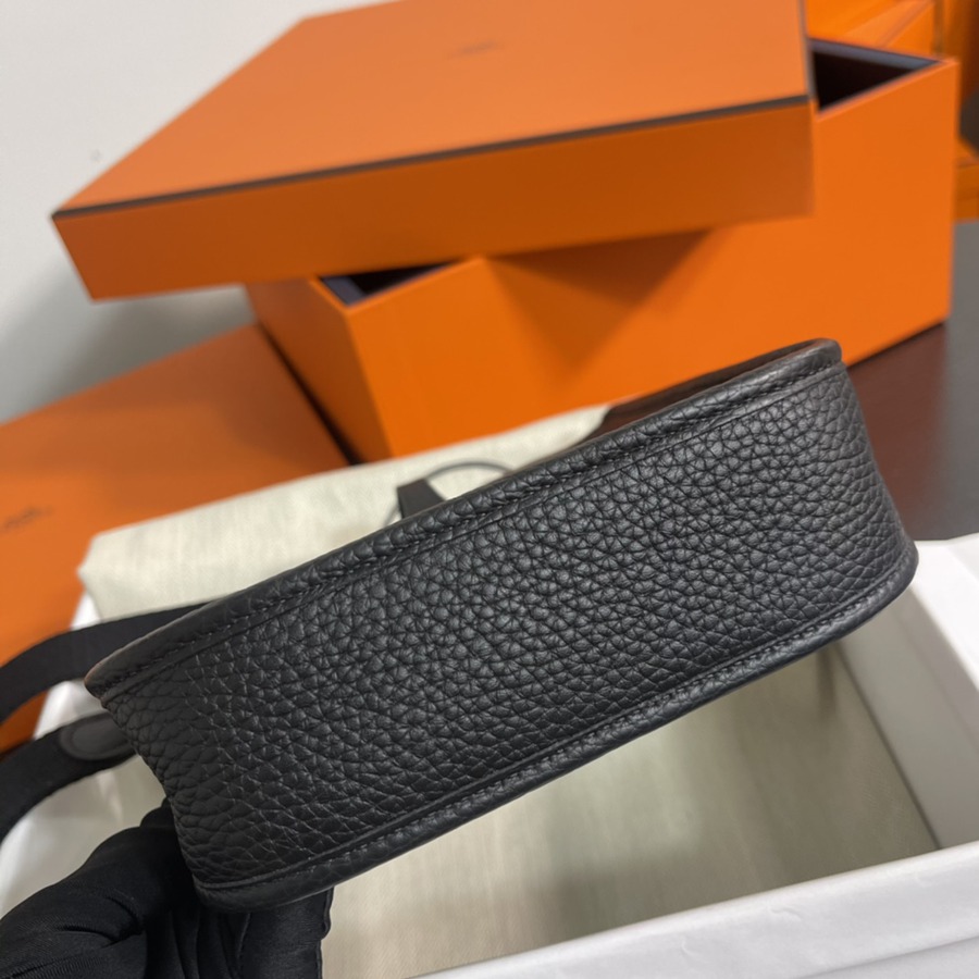 伊芙琳Evelyn 16 Mini 黑色 銀扣TC皮_6