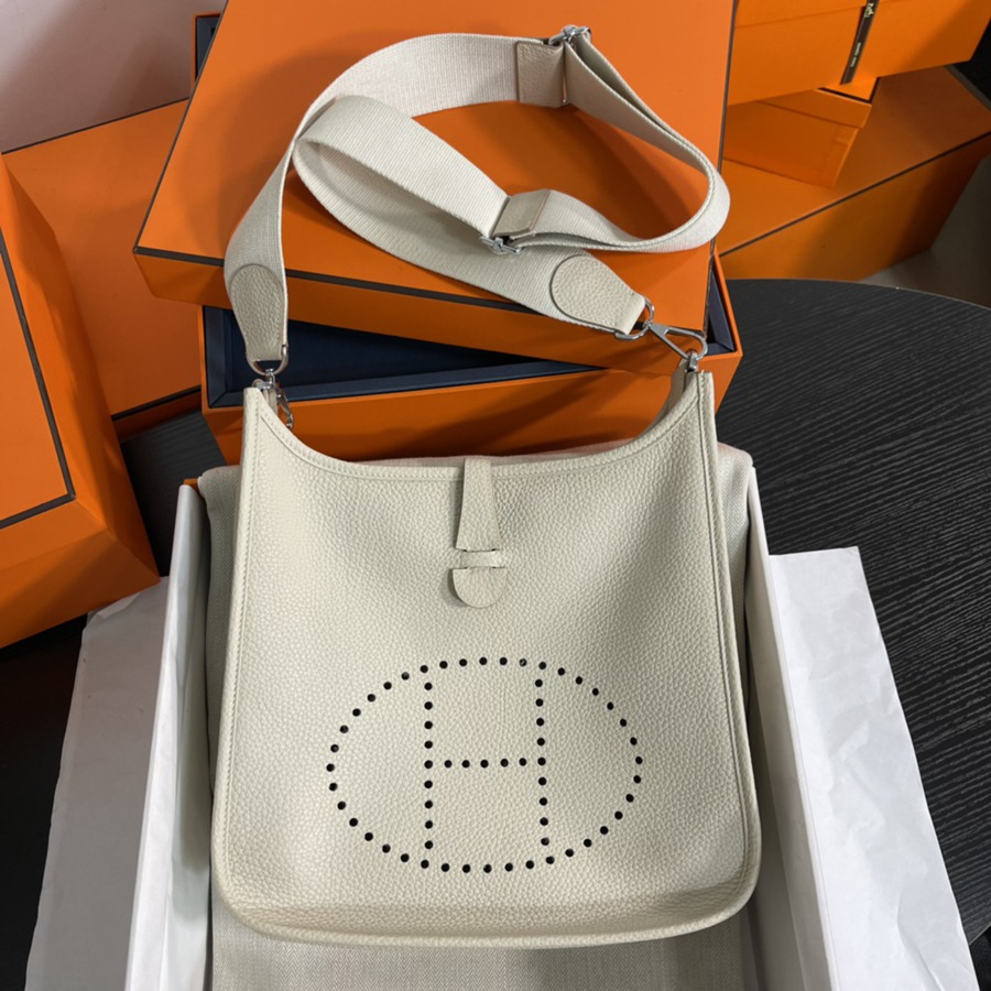 伊芙琳Evelyn 29 奶昔白 銀扣 TC皮_1