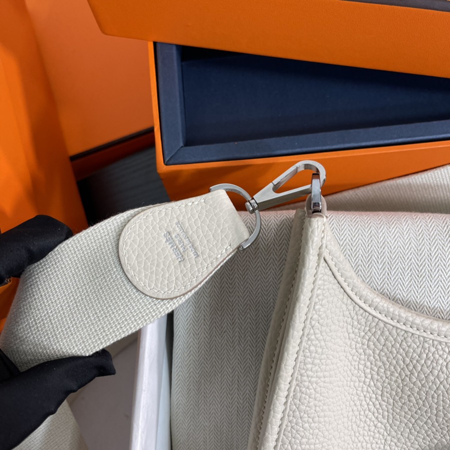 伊芙琳Evelyn 29 奶昔白 銀扣 TC皮_4