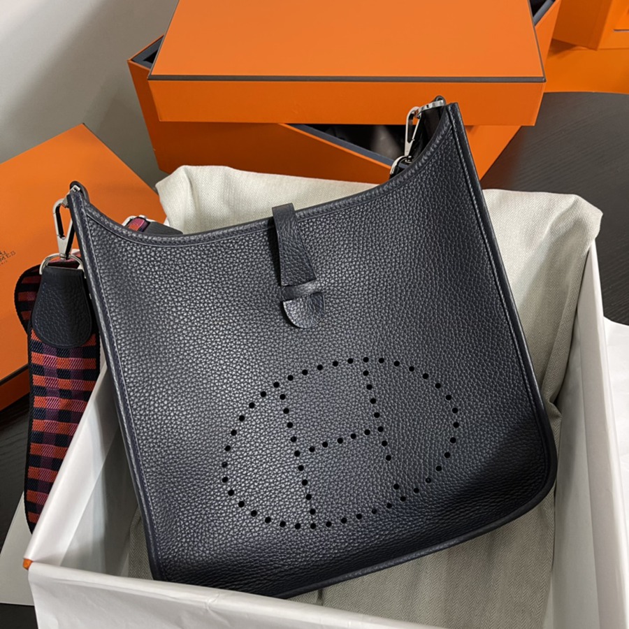 伊芙琳Evelyn 29 午夜藍 銀扣 TC皮_2