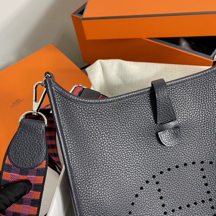 伊芙琳Evelyn 29 午夜藍 銀扣 TC皮_3