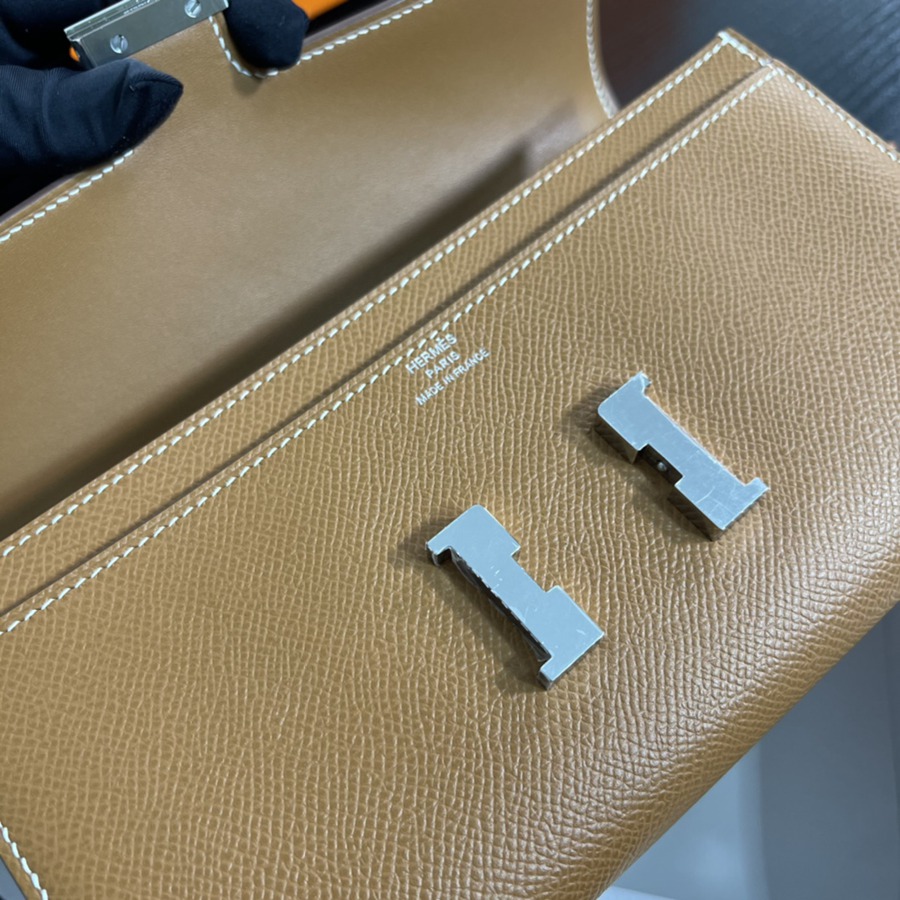 Constance to go 金棕銀扣 Epsom皮_6