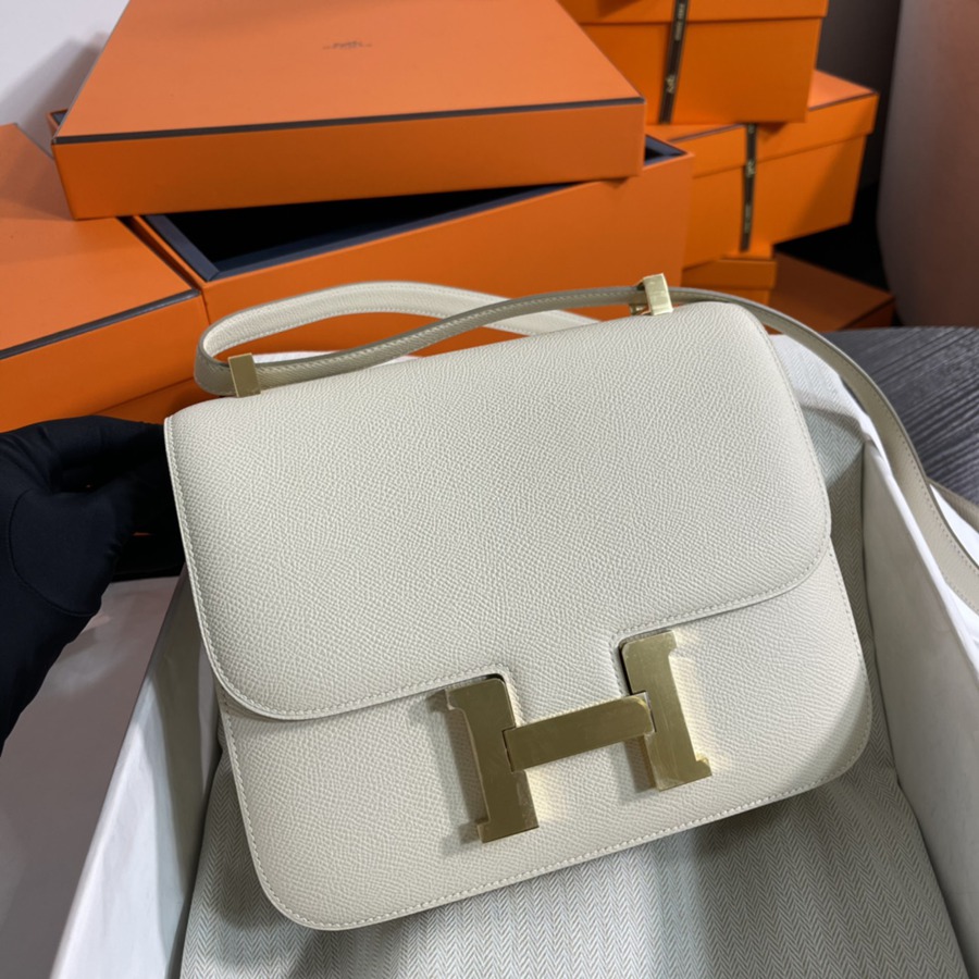 Constance 24 奶昔白 金扣Epsom皮_1
