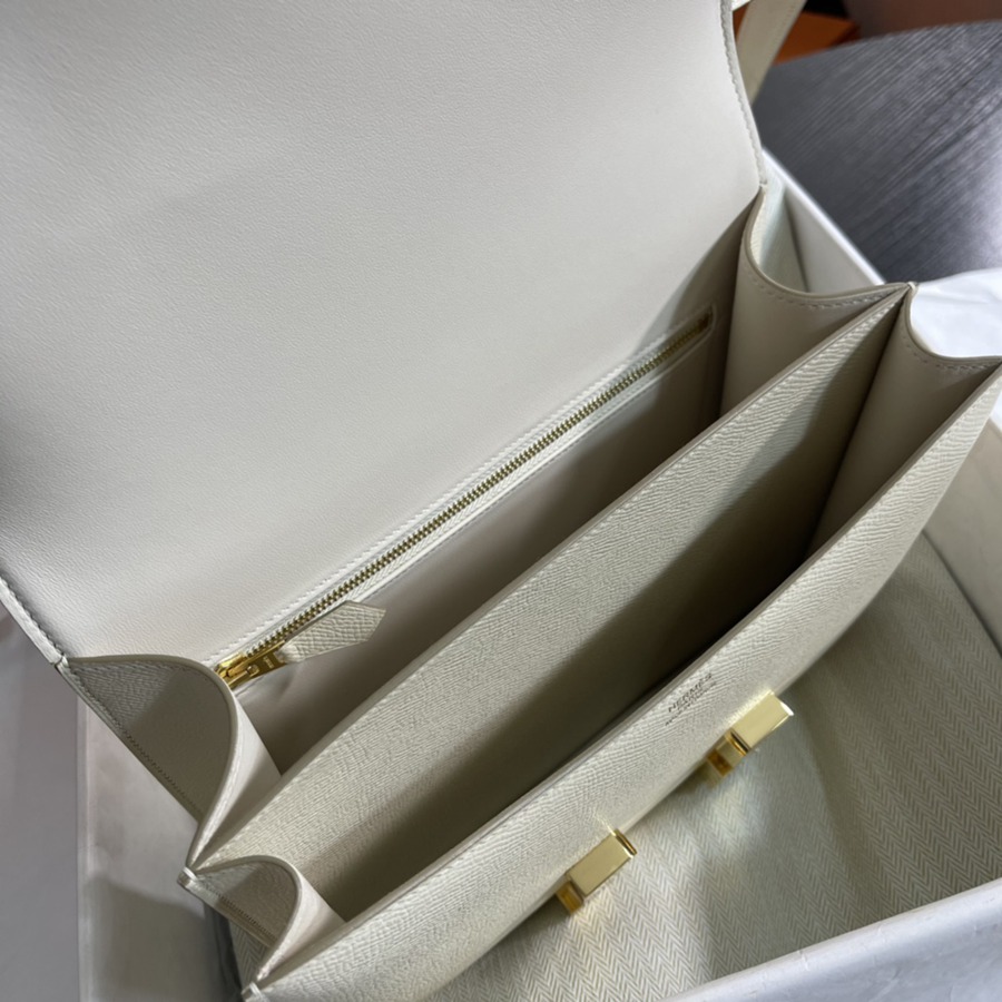 Constance 24 奶昔白 金扣Epsom皮_8