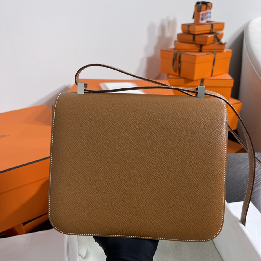 Constance 24 金棕銀扣 Epsom皮_5