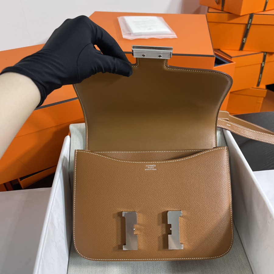 Constance 24 金棕銀扣 Epsom皮_6