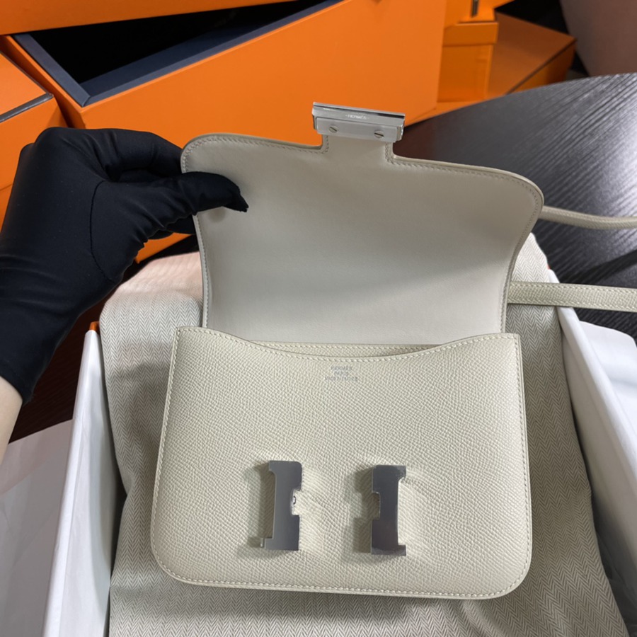Constance 19 奶昔白 銀扣Epsom皮_8