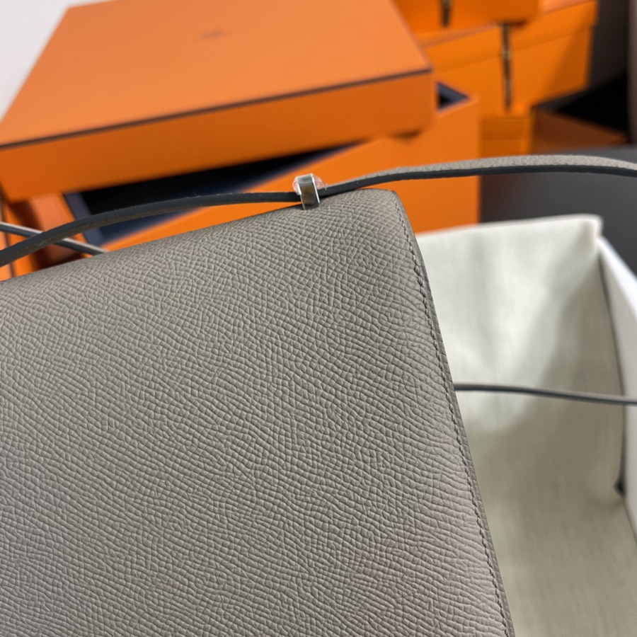 Constance 19 瀝青灰 Epsom皮_6