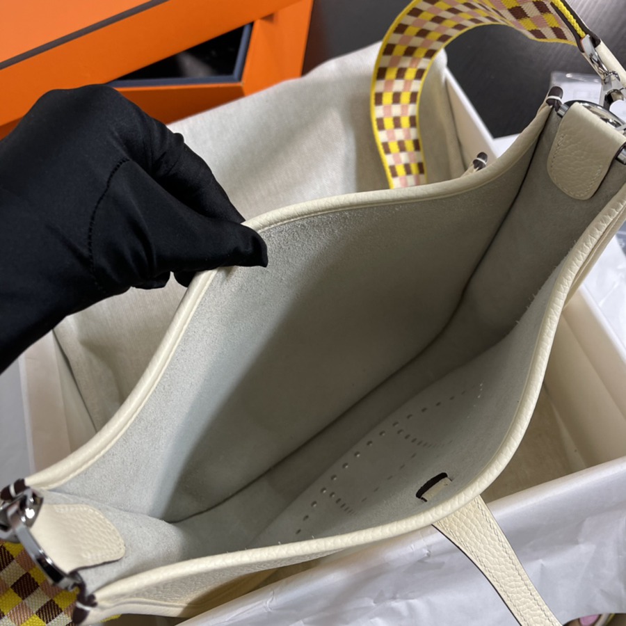 Evelyn 29CM Clemence TC皮 奶油白 銀扣_8