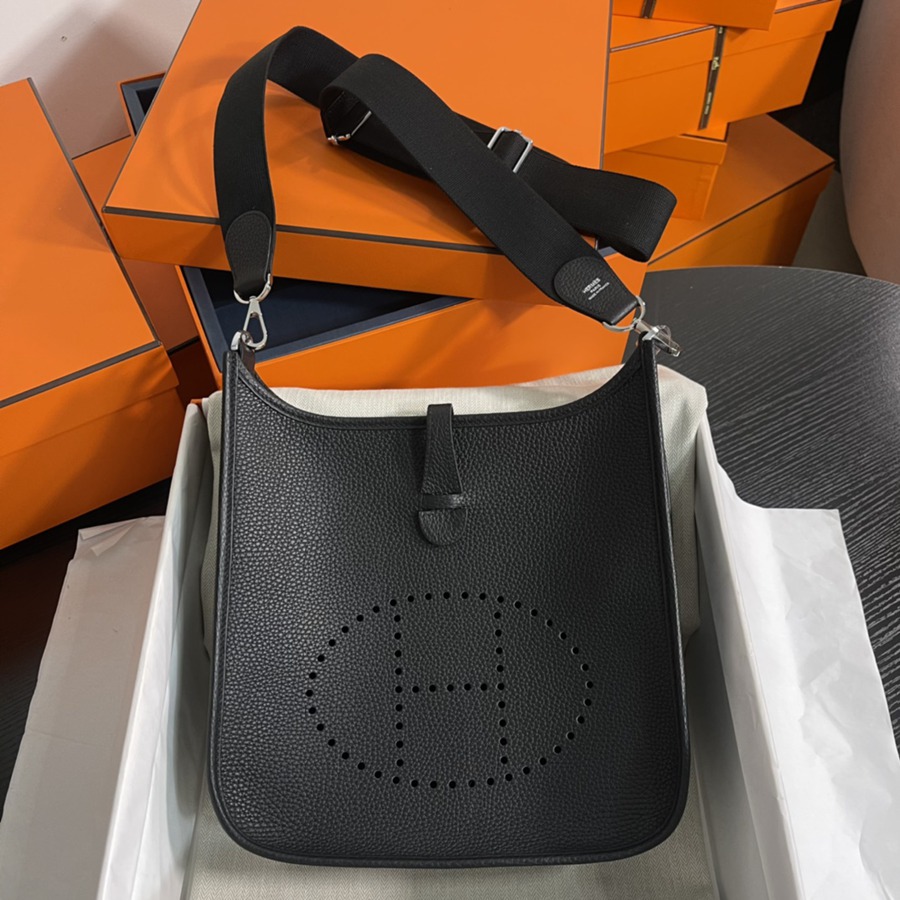 Evelyn 29CM Clemence TC皮 黑色 銀扣_1