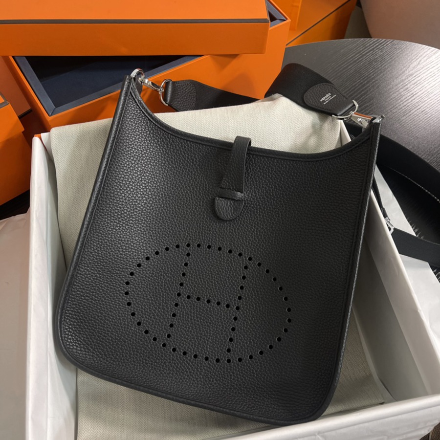 Evelyn 29CM Clemence TC皮 黑色 銀扣_2