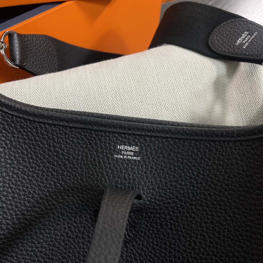 Evelyn 29CM Clemence TC皮 黑色 銀扣_4