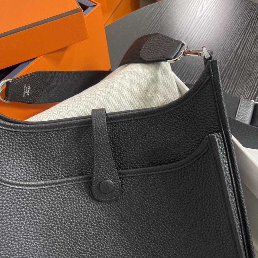 Evelyn 29CM Clemence TC皮 黑色 銀扣_5