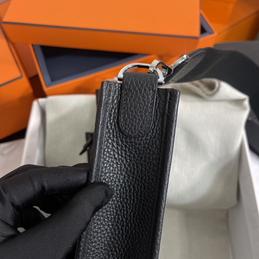 Evelyn 29CM Clemence TC皮 黑色 銀扣_6