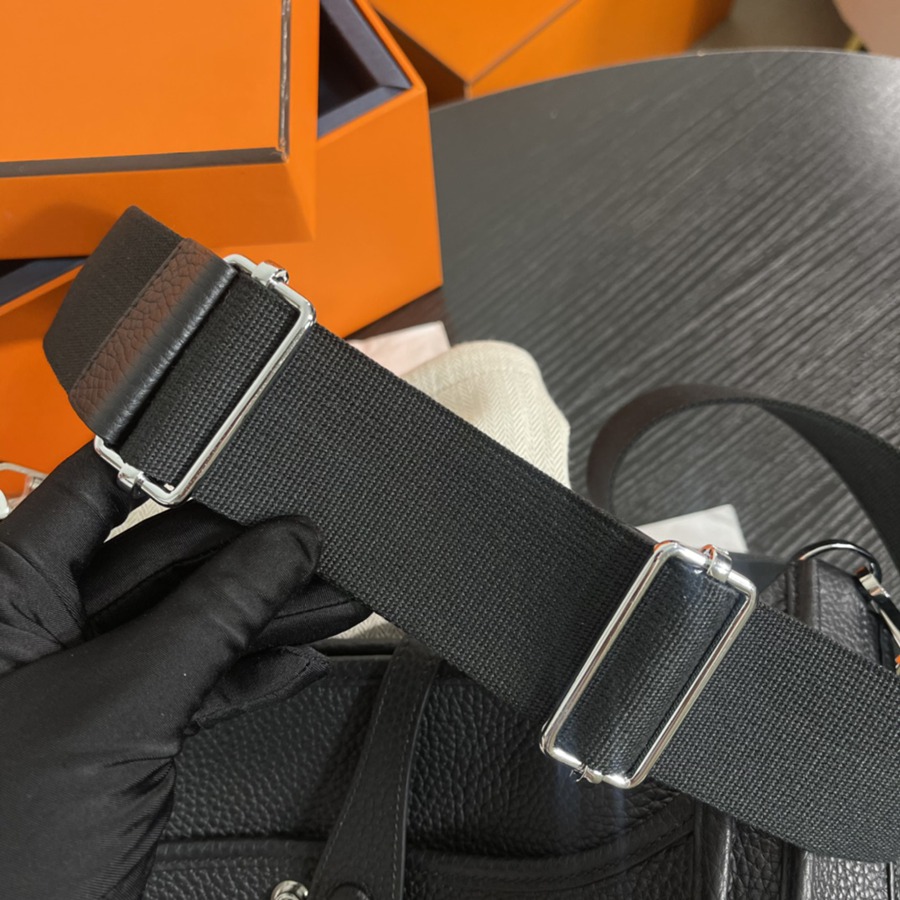 Evelyn 29CM Clemence TC皮 黑色 銀扣_7