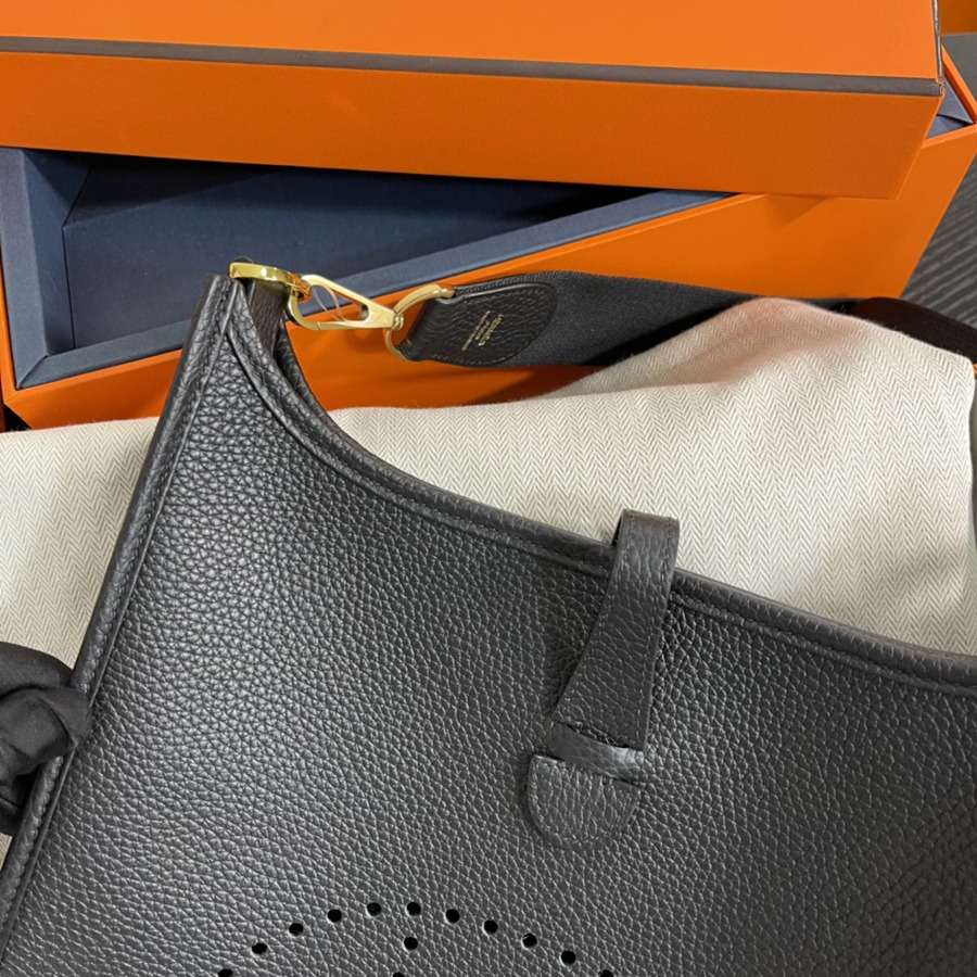 Evelyn 29CM Clemence TC皮 黑色 金扣_3