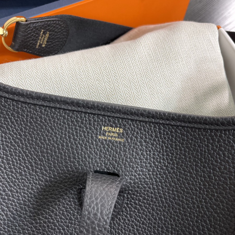 Evelyn 29CM Clemence TC皮 黑色 金扣_4