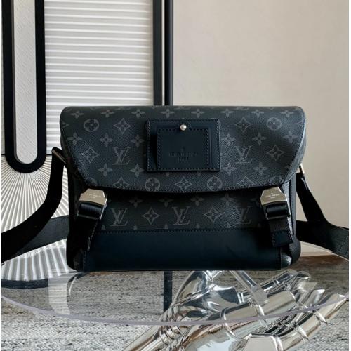 M40511 Messenger PM Voyager 小號黑花郵差包