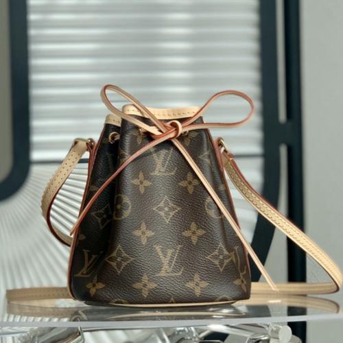 Nano Noe手袋M41346