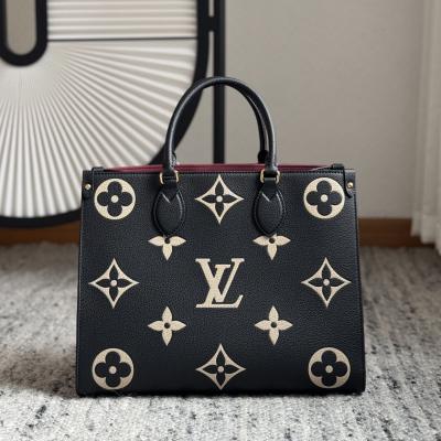 M45495 OnTheGo 中號手袋