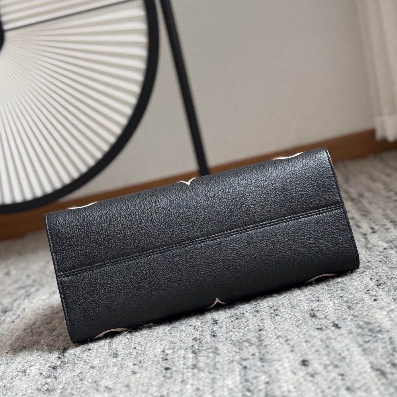 M45495 OnTheGo 中號手袋_3