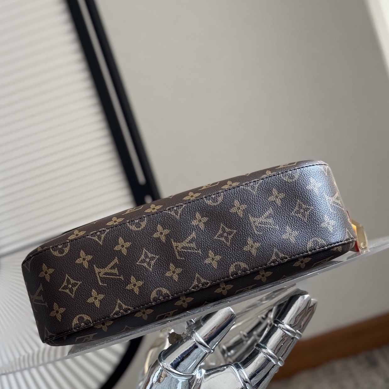 M11952 Slouchy 小號手袋_4