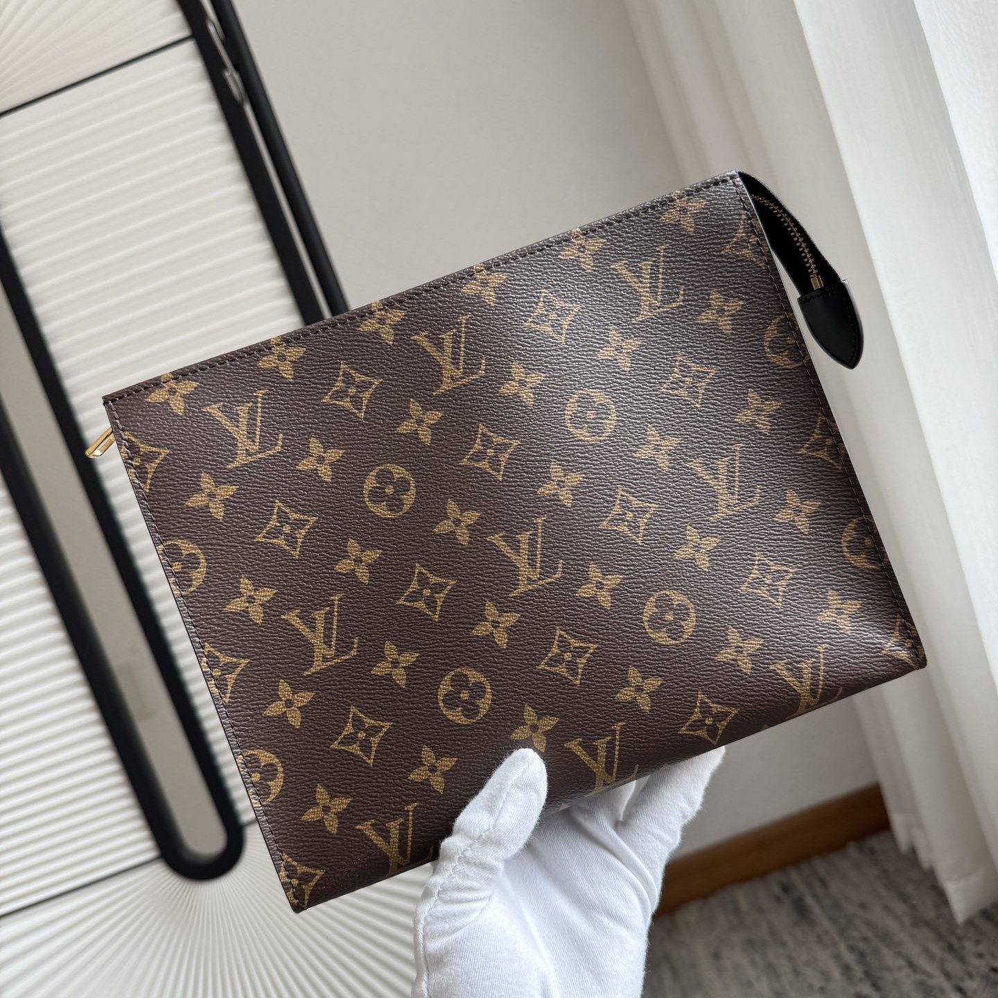 M46037 Poche Toilette 盥洗袋黑色_1