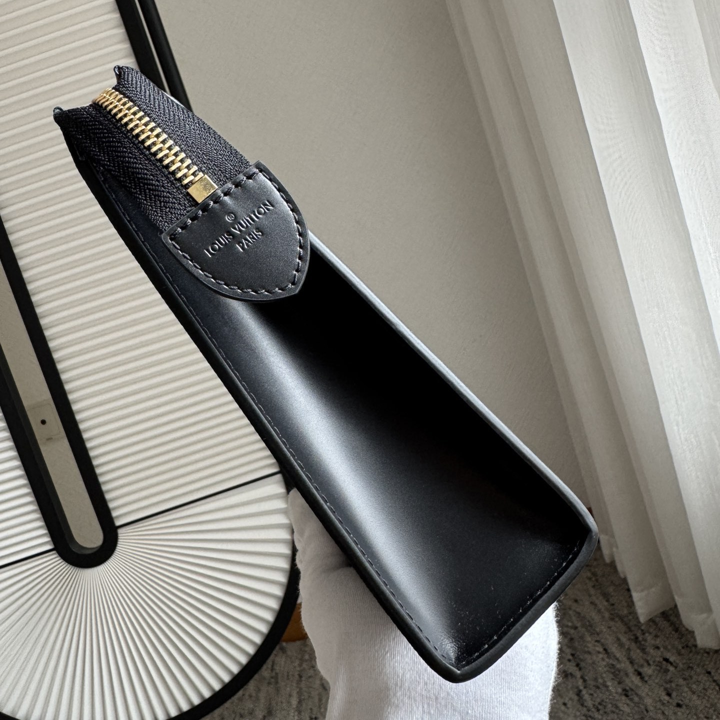 M46037 Poche Toilette 盥洗袋黑色_2