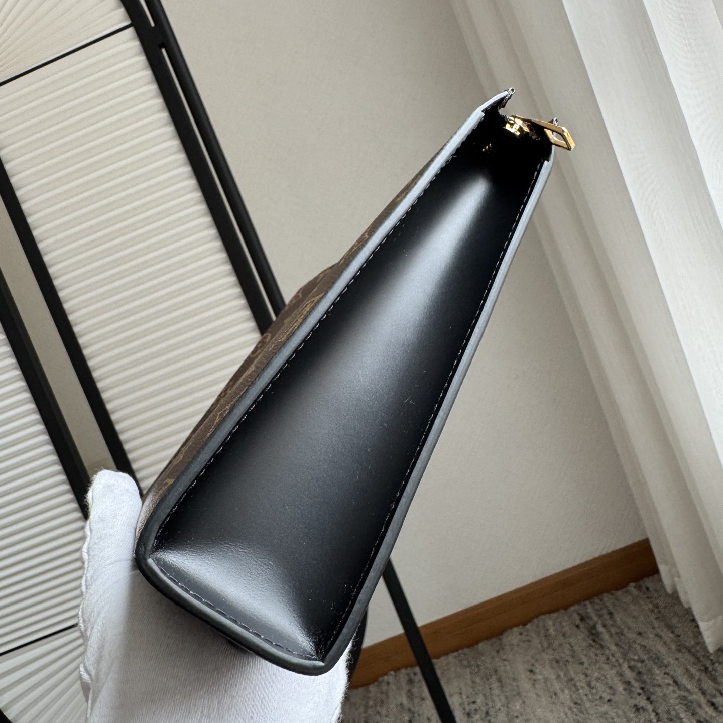 M46037 Poche Toilette 盥洗袋黑色_3