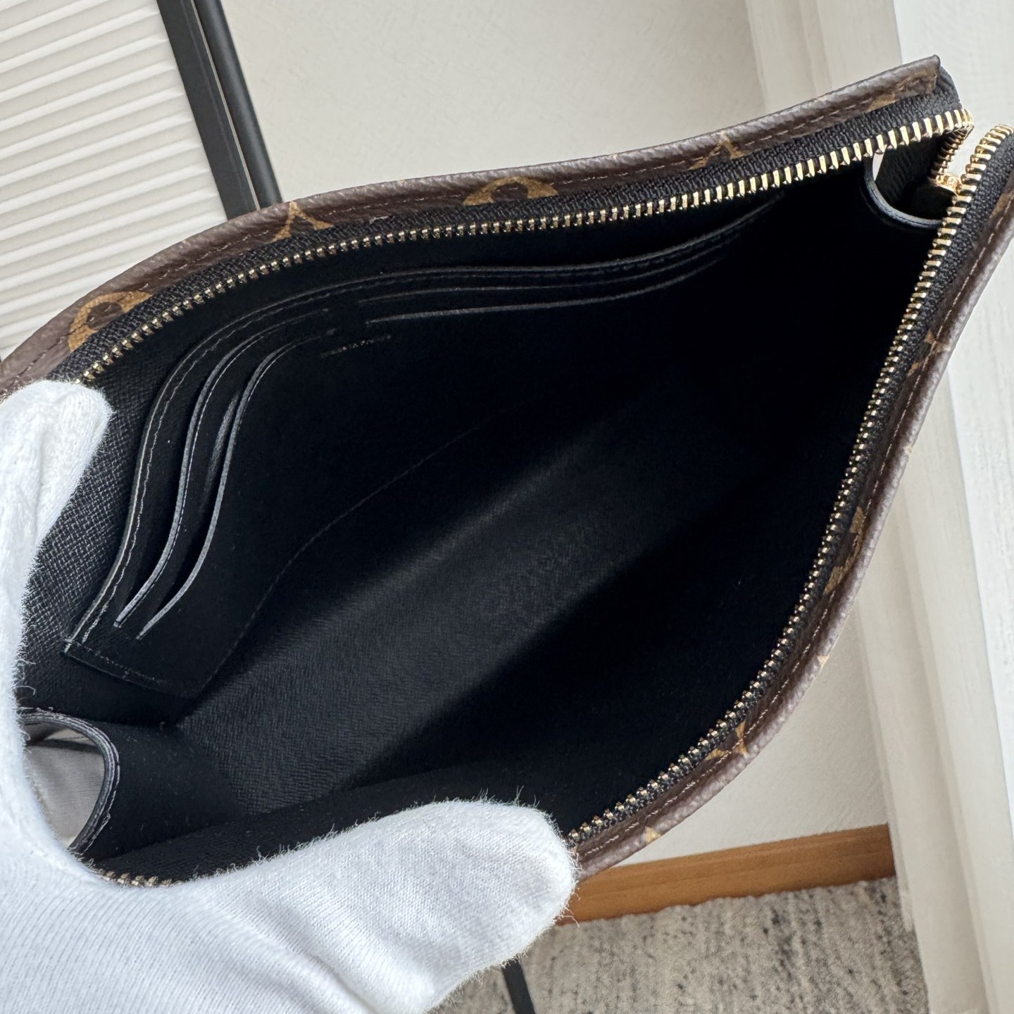 M46037 Poche Toilette 盥洗袋黑色_5