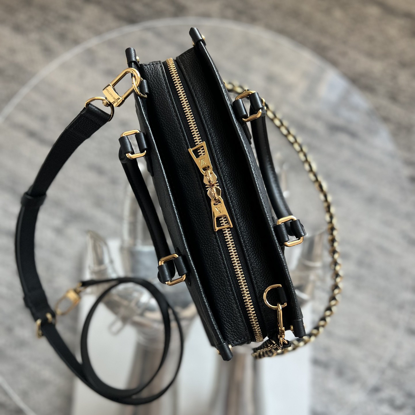 M23640 OnTheGo East West 手袋_4