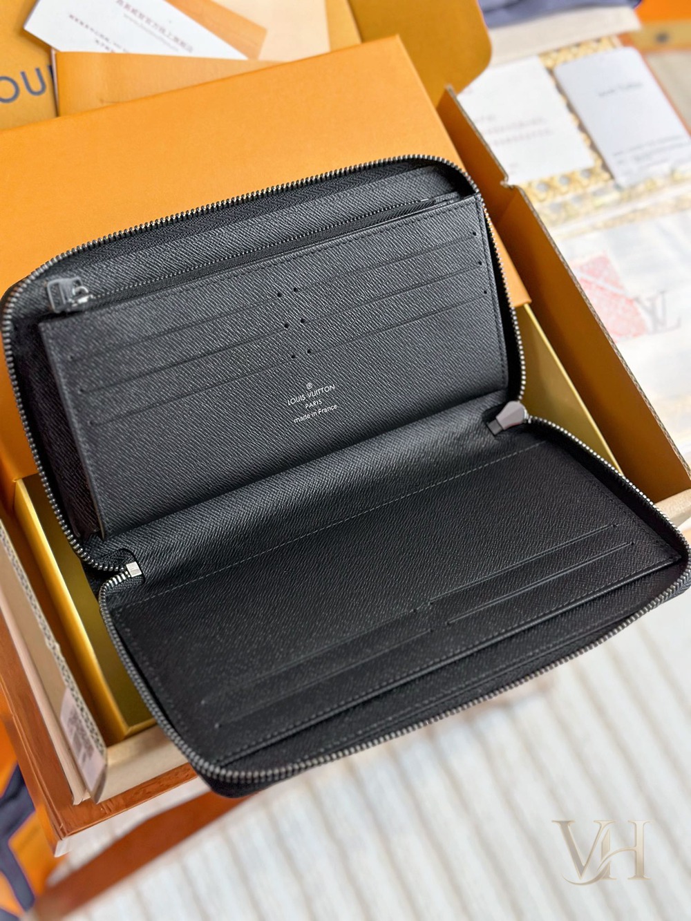 M60002 黑花 Zippy Organizer 拉鏈錢夾_3