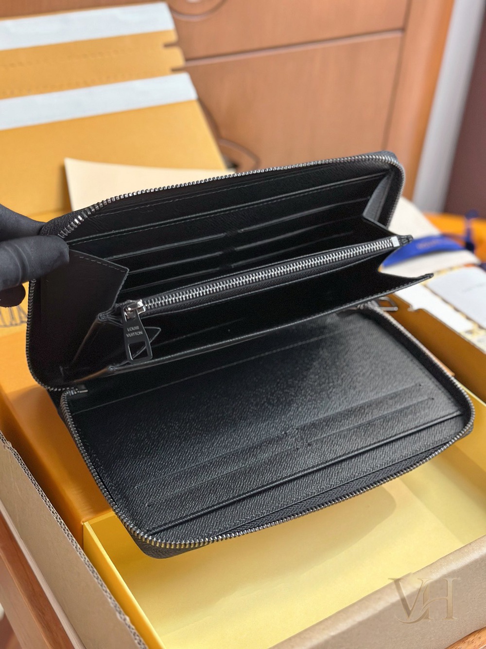 M60002 黑花 Zippy Organizer 拉鏈錢夾_4