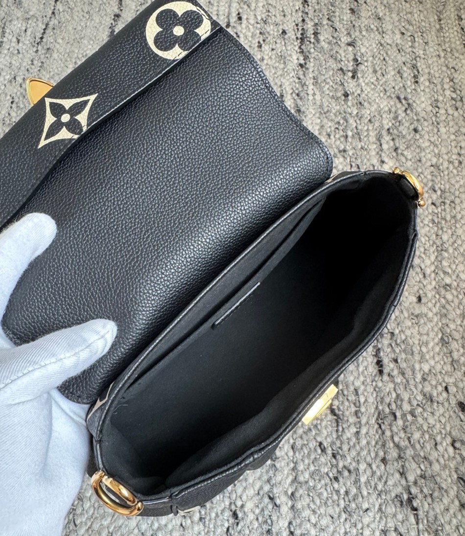 Favorite M45859 雲朵包_2