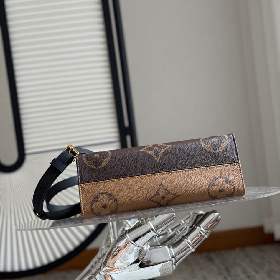 M14236 Onthego East West Chain 橫版托特包_4