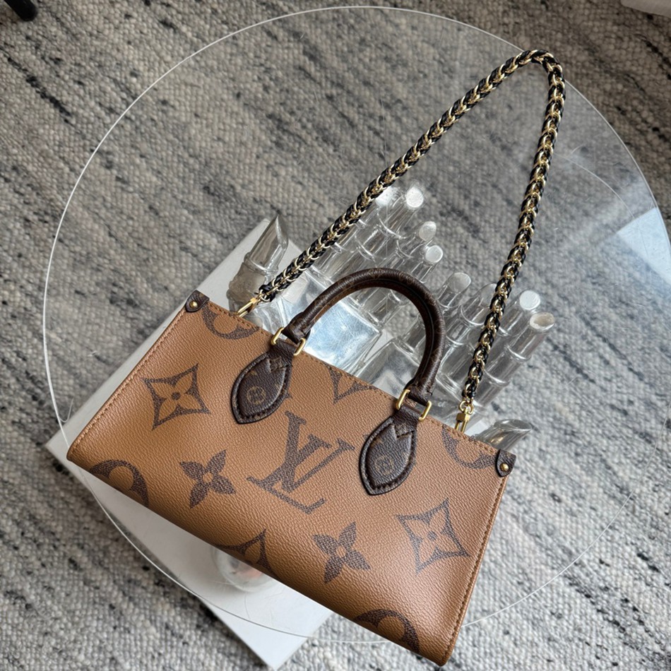 M14236 Onthego East West Chain 橫版托特包_6