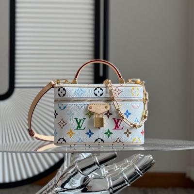 LvxTm Vanity Chain Pouch M13662 枕頭包