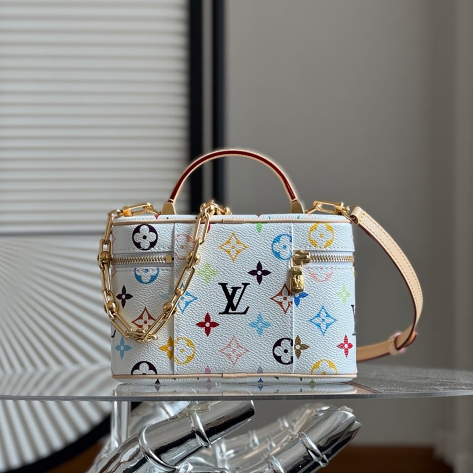 LvxTm Vanity Chain Pouch M13662 枕頭包_5