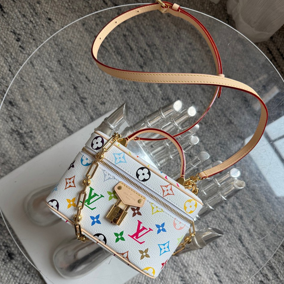 LvxTm Vanity Chain Pouch M13662 枕頭包_6